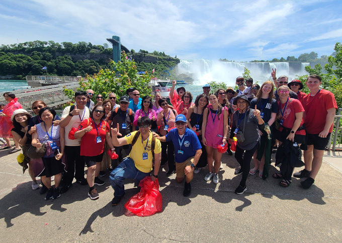Niagara Falls tour group