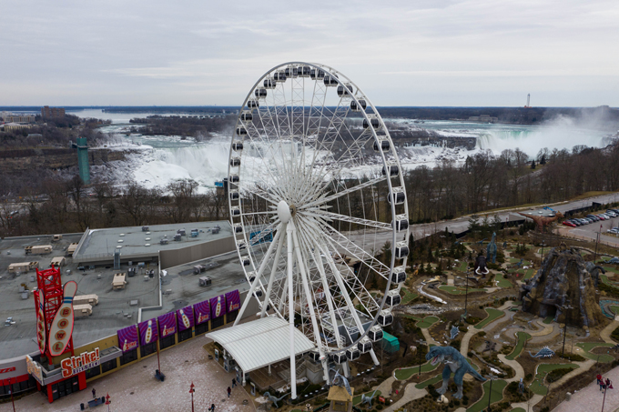 people watching on Clifton Hill Niagara Falls