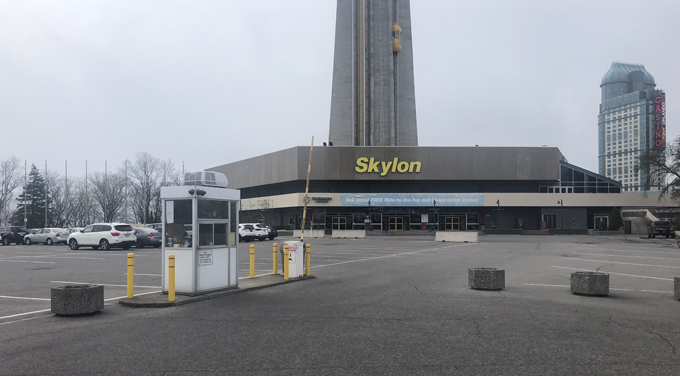 Skylon tower parking for Niagara Falls tours